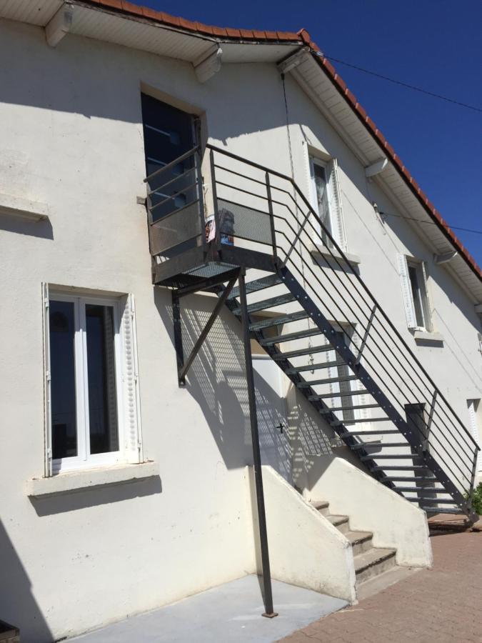 Les Portes Du Brezet Apartment *